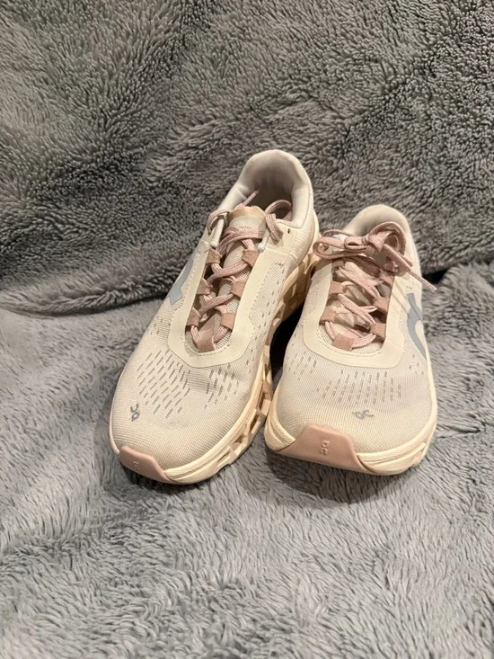 On cloudmonster running shoes - Picture 3 of 7